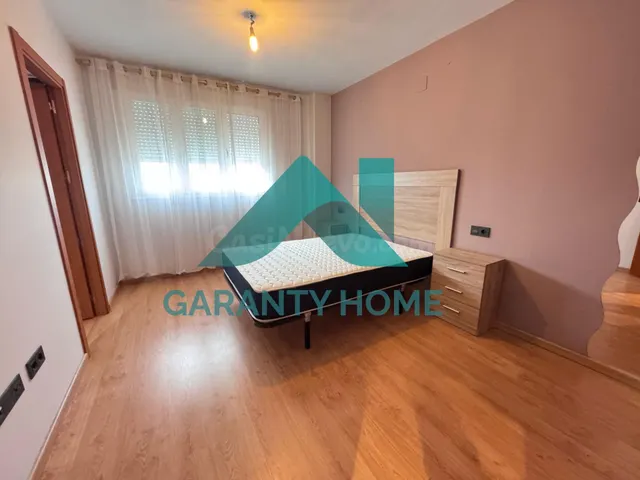 ¡SE ALQUILA PISO EN ZONA JUNQUILLO! ✨ — 2