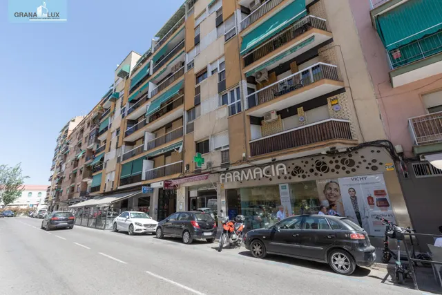 Estupendo piso  en la última planta en calle doctor azpitarte — 35