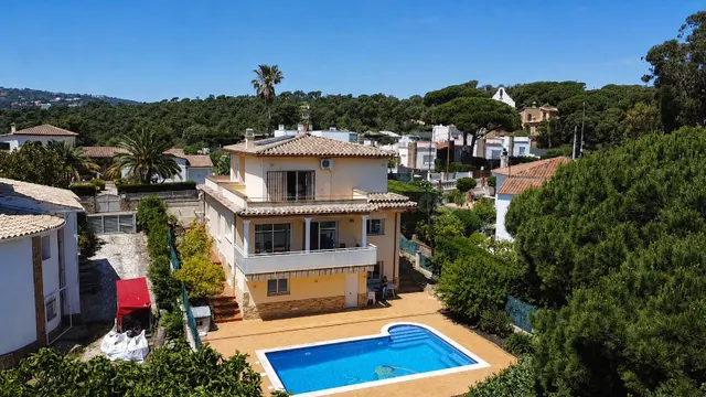 Venta extraordinario chalet en urbanizacion de Platja D'Aro