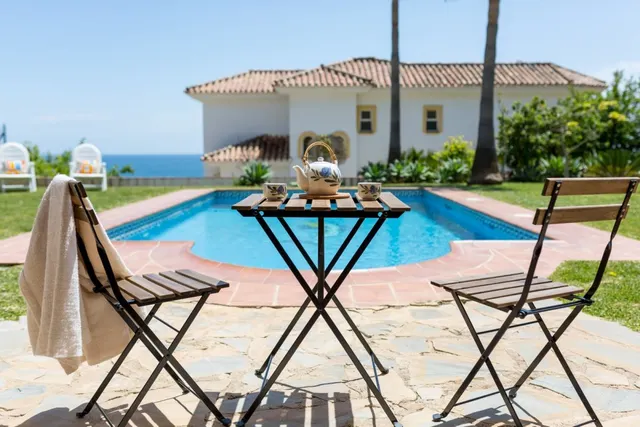 Villa 6 dormitorios con vistas al mar en La Cala de Mijas — 3