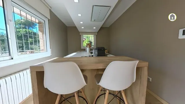Casa reformada de tres plantas con piscina, jacuzzi, gimnasio, sauna  y vistas a parque natural — 15