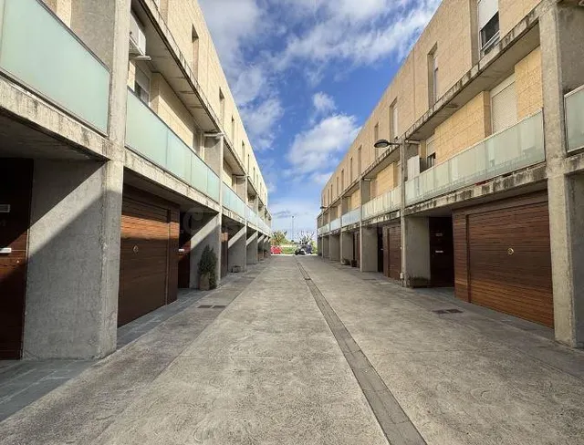 SE VENDE piso OKUPA en C Verinal 30 de Tona, Barcelona. - foto 3