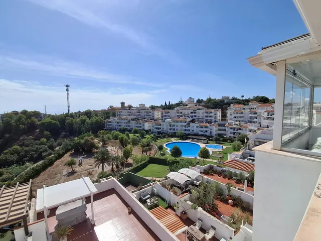 ESPECTACULAR ÁTICO CON VISTA AL MAR Y DOS PLAZAS DE GARAJE — 20