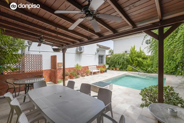 Chalet pareado con piscina, jardín y bonitas vistas a Granada en La Zubia — 45