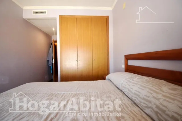 Gran amplitud, excelente luminosidad y precio atractivo en este piso con garaje — 9