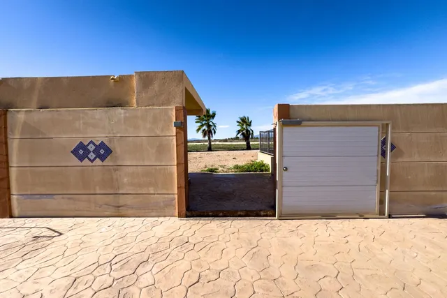 Espectacular finca rústica vallada con viviendas, salón de eventos y piscina en Fuente Álamo — 39