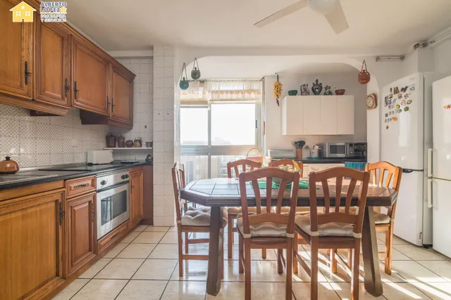 Apartamento en venta en primera línea de playa en Los Arenales del Sol, la propiedad está afectada por la Ley de Costas — 19