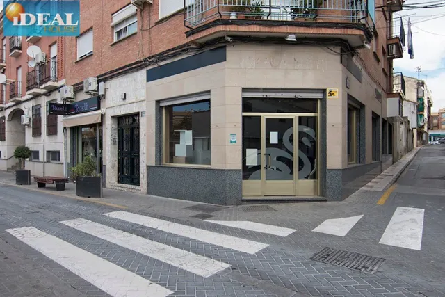 A5895V5. Puede ser el mejor LOCAL de MARACENA. www.idealhouse.es — 11