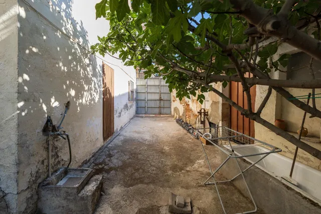 Atención promotores. Casa para derribar y hacer bloque de hasta 720 m2 de obra en Maracena centro — 11