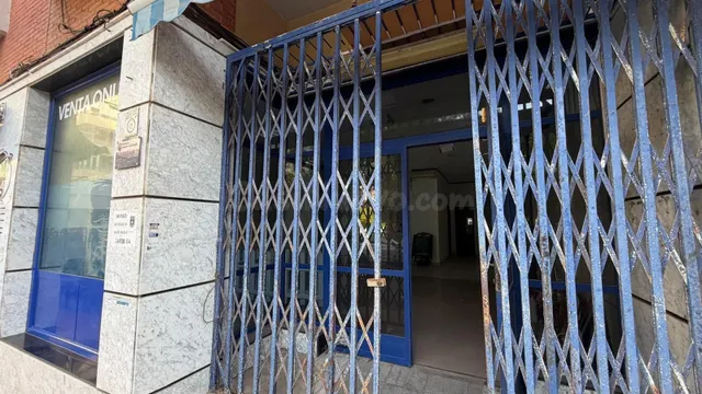 Local comercial, Alicante, Torrevieja, Playa del Acequión. 90 m2, 100 metros al mar — 2