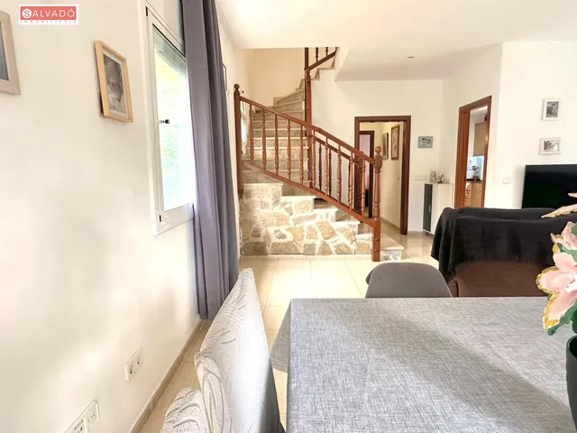 Casa con gran jardín, pérgola y barbacoa en Segur de Calafell !! — 12