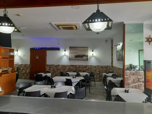 Bar en alquiler o traspaso en Trigueros (Huelva) con amplia  - foto 2