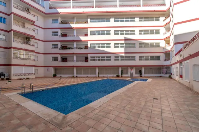 Luminoso apartamento de 3 dormitorios, 2 baños + trastero — 34