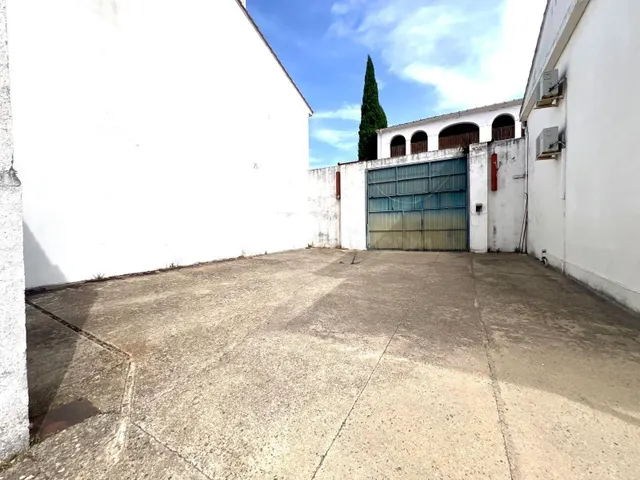 VIVIENDAS Y NAVE EN SERRADILLA - foto 5