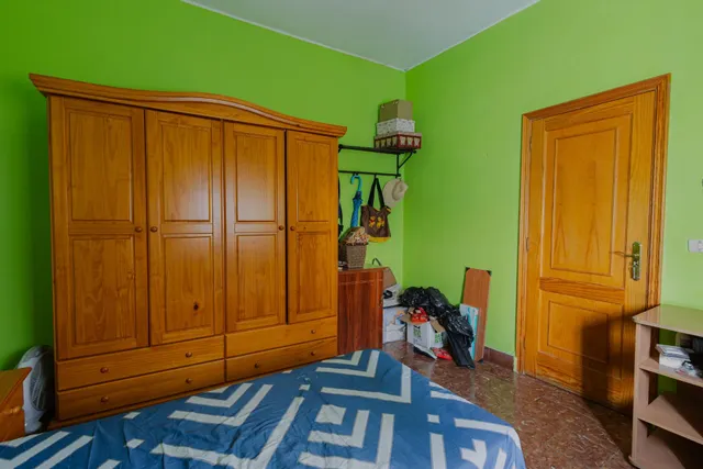 CASA UNIFAMILIAR CON TERRENO URBANO Y GRANDES POSIBILIDADES EN OFRA — 13