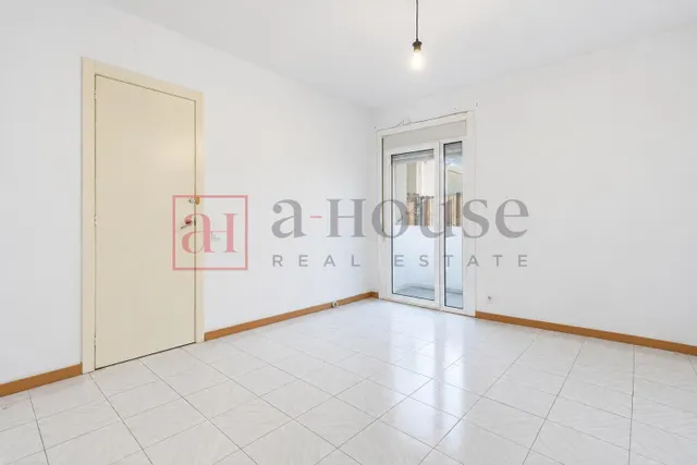 PISO ALTO Y LUMINOSO PARA REFORMAR CON DOBLE ORIENTACIÓN EN LA NOVA ESQUERRA DE L'EIXAMPLE — 25