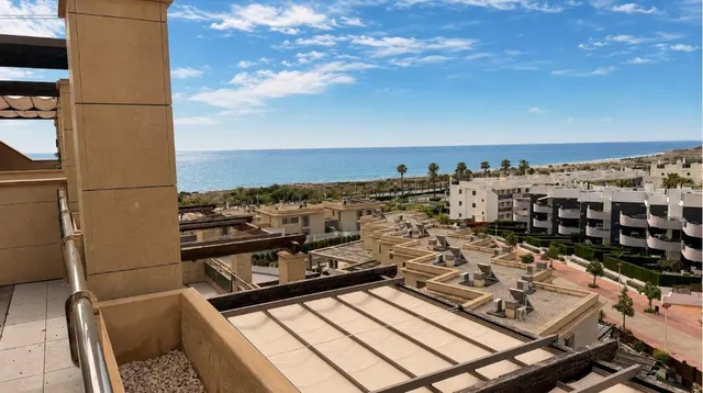 Espectacular Apartamento en Los Arenales del Sol con Vistas al Mar — 6