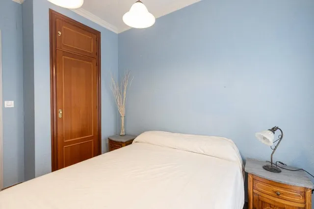 En venta casa adosada con garaje en residencial con piscina junto estación de autobuses — 15