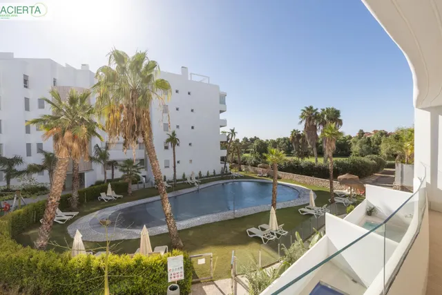 Piso con gran terraza y vistas al Campo de Golf — 41