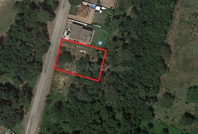 Parcela de terreno de 1.126 m2 en venta en Santa Coloma de F - foto 2