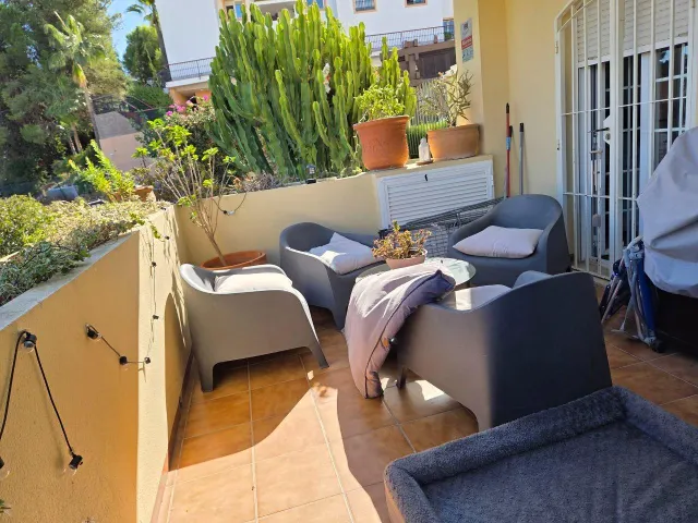 Bajo con terraza de 24 m2 y vistas al golf en Royal Golf Riviera, Riviera del Sol — 7