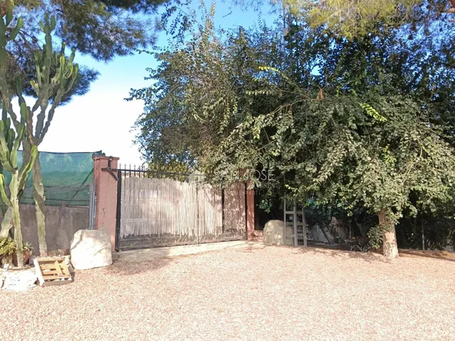 SE VENDE CHALET EN BUEN ESTADO EN MONFORTE DEL CID EN LA ZONA DEL FONT DEL LLOP — 26