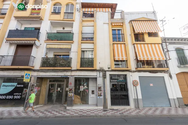 Amplio y luminoso piso de 3 dormitorios listo para entrar a vivir junto al metro de Albolote — 35