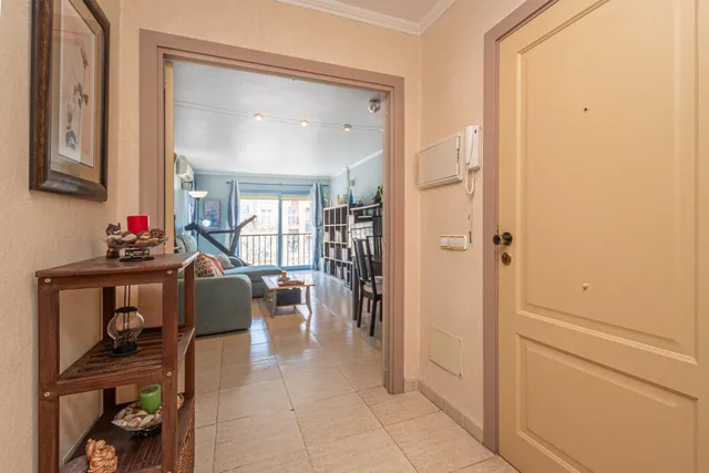 Piso luminoso con 4 habitaciones y 2 baños — 11