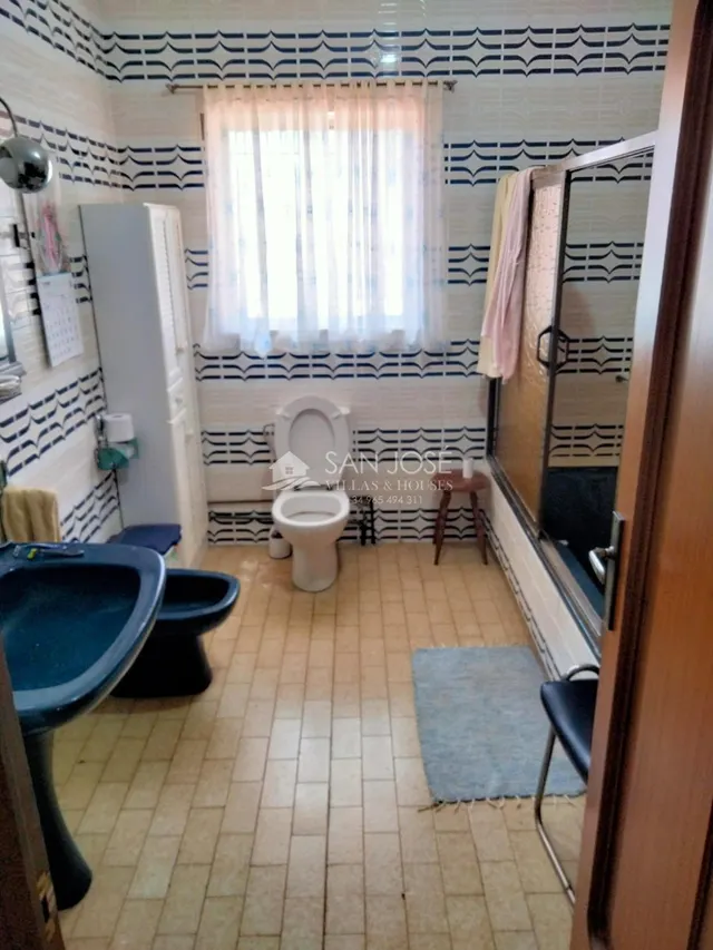 SE VENDE CHALET EN HONDON DE LOS FRAILES — 17