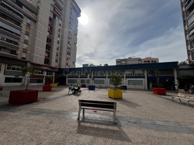 Local comercial en Pisos Azules, Elche. — 3