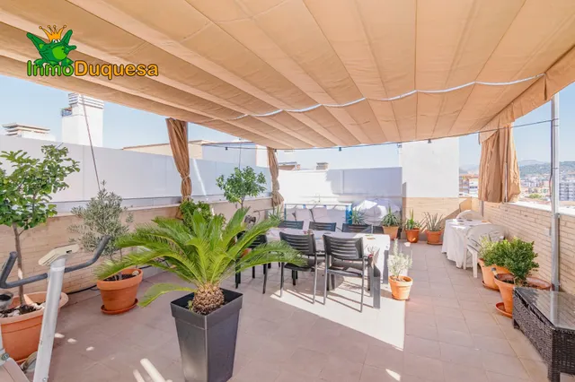 Ático duplex con terraza de 61 m2, plaza de aparcamiento, tr