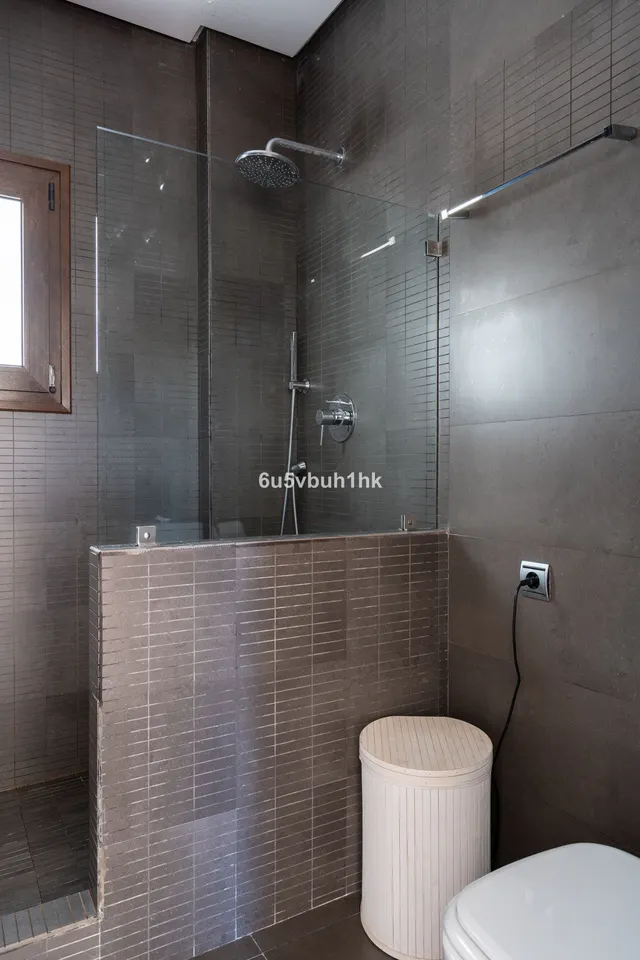 Adosado 6 habitaciones 381m² en venta - Costa del Sol — 28