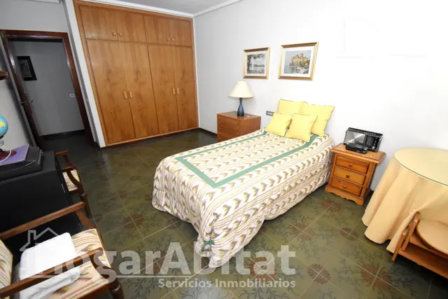 GRAN PISO SEÑORIAL CON BALCÓN Y TERRAZA EN AVENIDA PRINCIPAL — 32