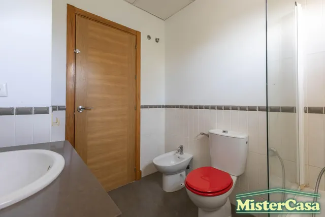 Exclusiva casa pareada de 4 dormitorios con sotano junto al campo de golf — 18