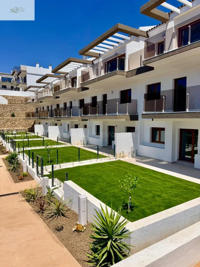 ADOSADOS DE OBRA NUEVA EN LA NUCIA - foto 5
