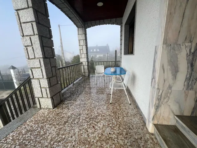 CHALET EN VENTA A 5 KM DE LA CIUDAD - foto 2
