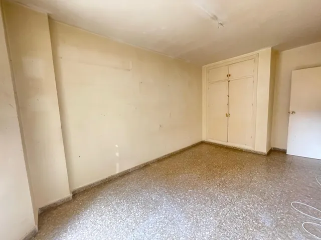 Piso junto a la Plaza de Toros. — 14