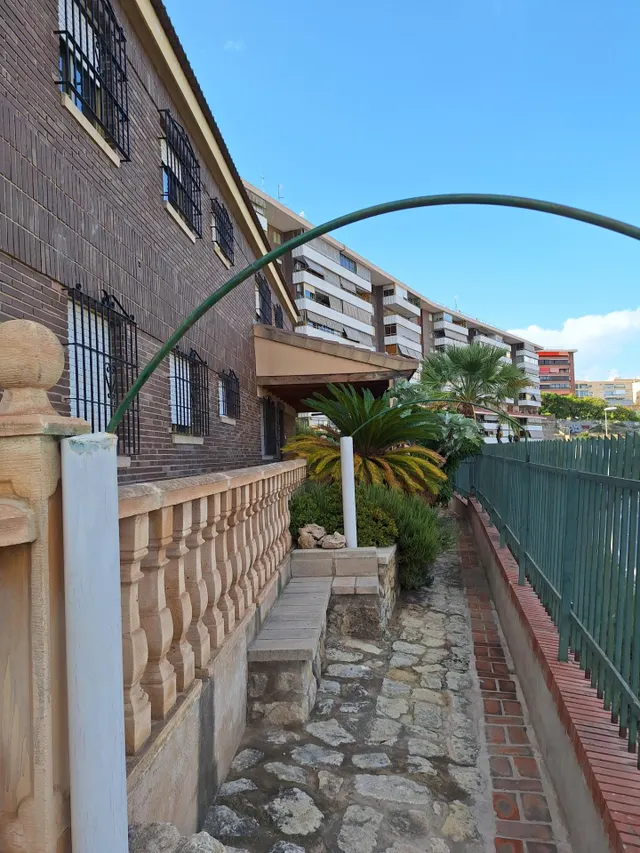 Imponente Chalet en Garbinet, Alicante - Oportunidad Única — 6