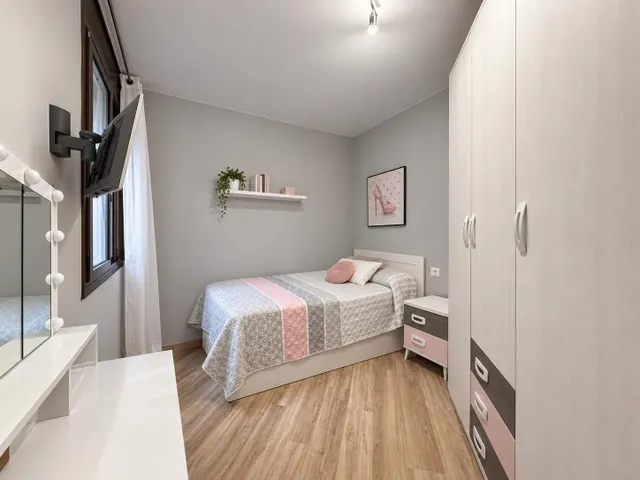PISO DE 4 DORMITORIOS CON BALCÓN Y PATIO INTERIOR EN VENTA EN LA RÀPITA — 9