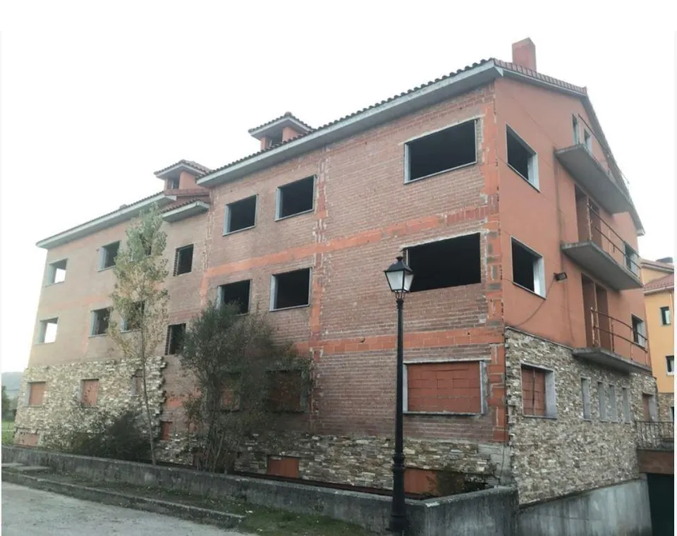 EDIFICIO EN construcción EN BOÑAR