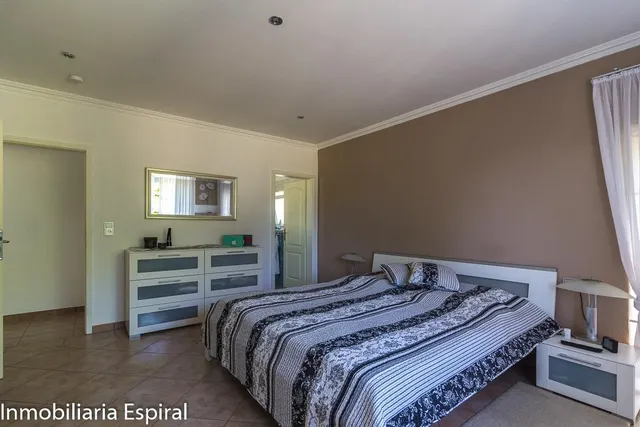 Impresionante Chalet en Abegondo con Vistas al Valle . — 30