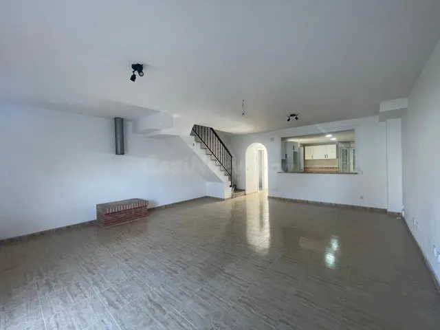 ¡La casa de tus sueños cerca del mar existe! Moderna adosada