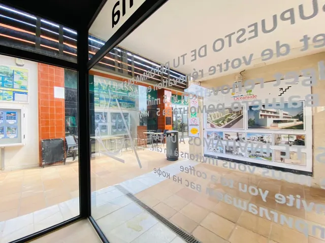 Local comercial 81m² en venta - Villamartín-Las Filipinas — 23