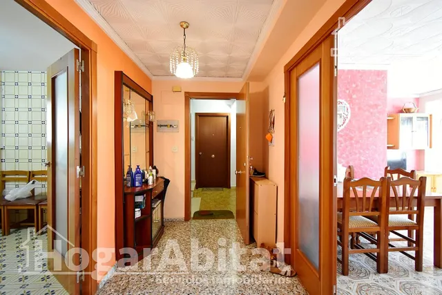Muy amplio con balcón, exterior y muchísima luz natural — 28