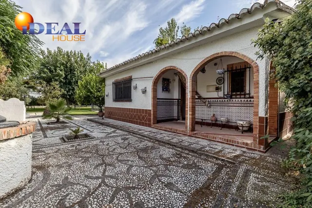 Espectacular Chalet en Ogijares - Ideal para Familias — 5