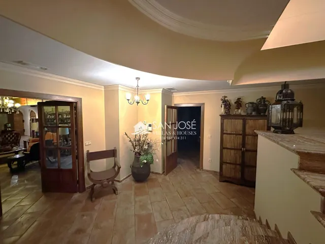VENTA DE CHALET DE LUJO EN NOVELDA — 40