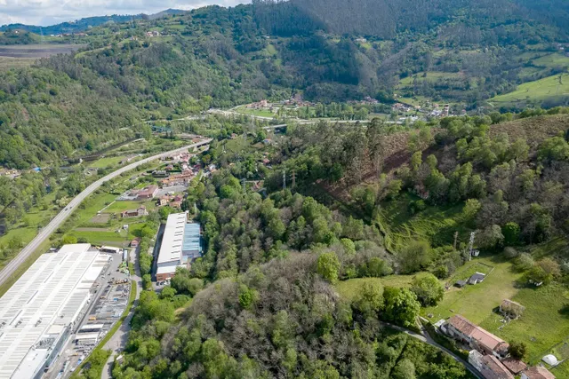 Casa  asturiana de piedra a rehabilitar con finca de 32.000 m2  en Llaneces (Mieres) — 31