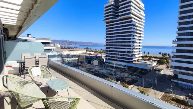 EXLUSIVO ÁTICO CON TERRAZA Y VISTAS AL MAR EN RESIDENCIAL HA