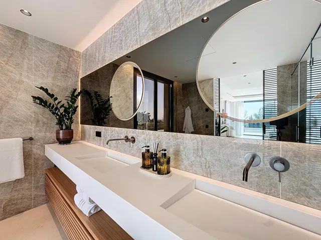 Moderna villa de lujo en la prestigiosa urbanización de Sierra Blanca, Marbella — 32