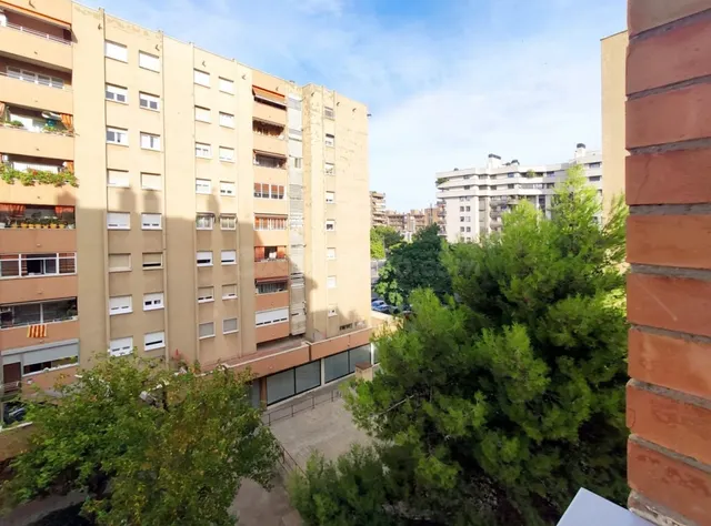 ? Amplio piso de 3 dormitorios con parking — 39